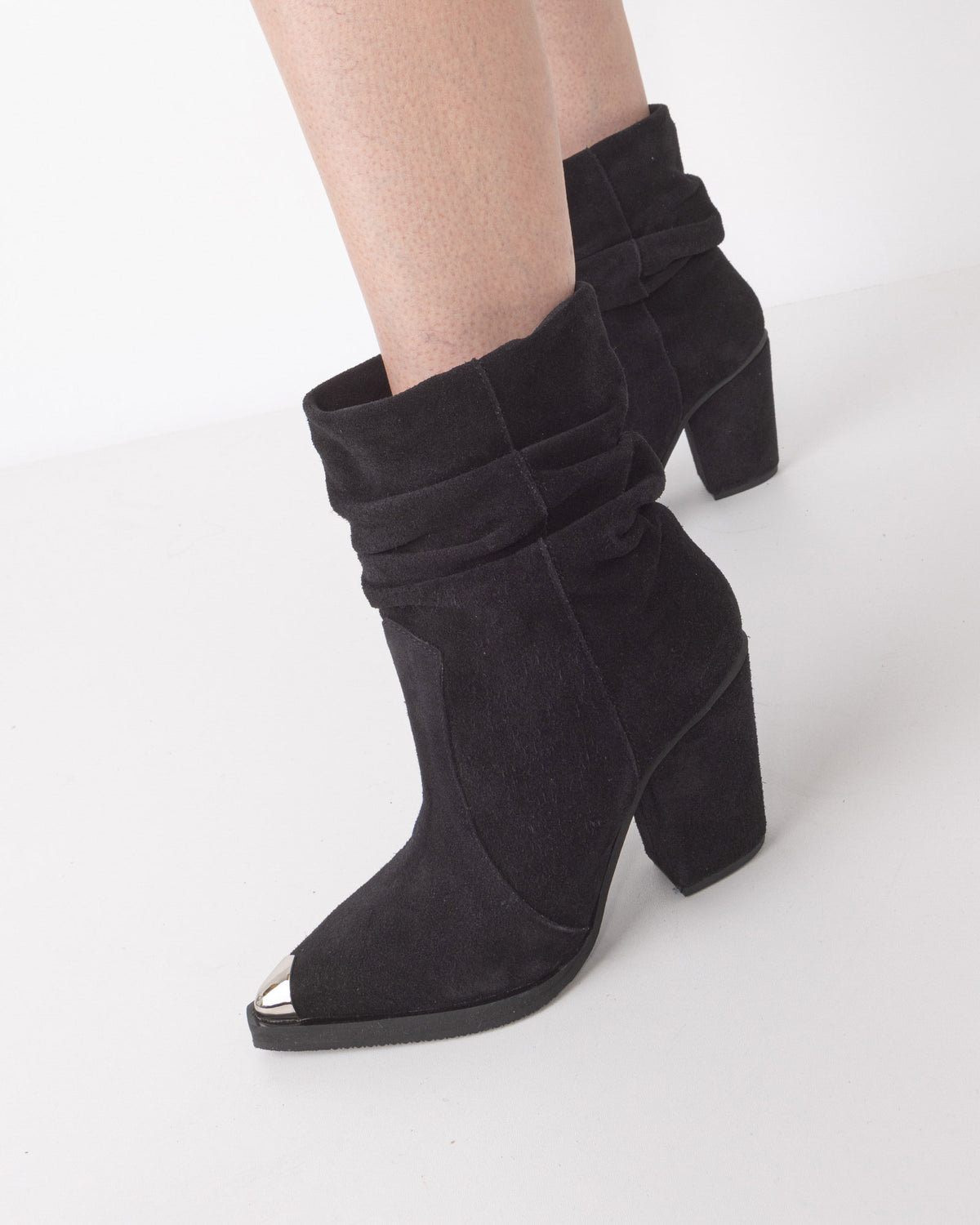 Ciocate din piele intoarsa neagra LILI