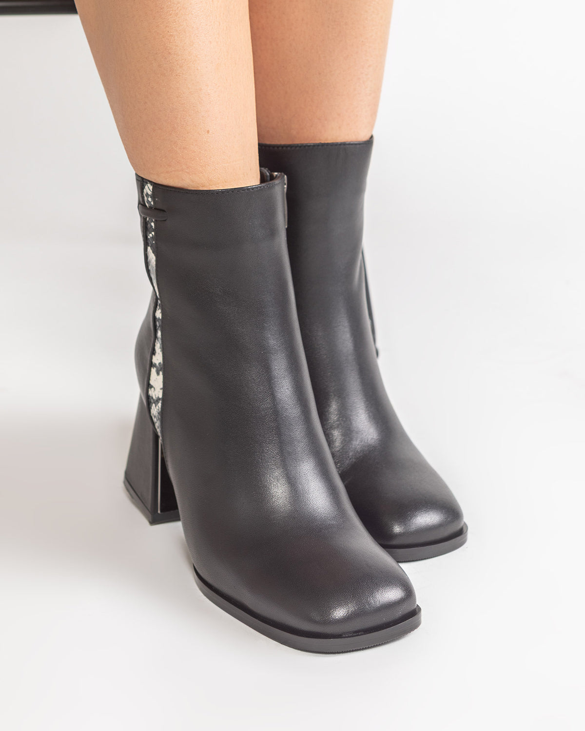 Ghete din Piele Naturala Neagra Gala