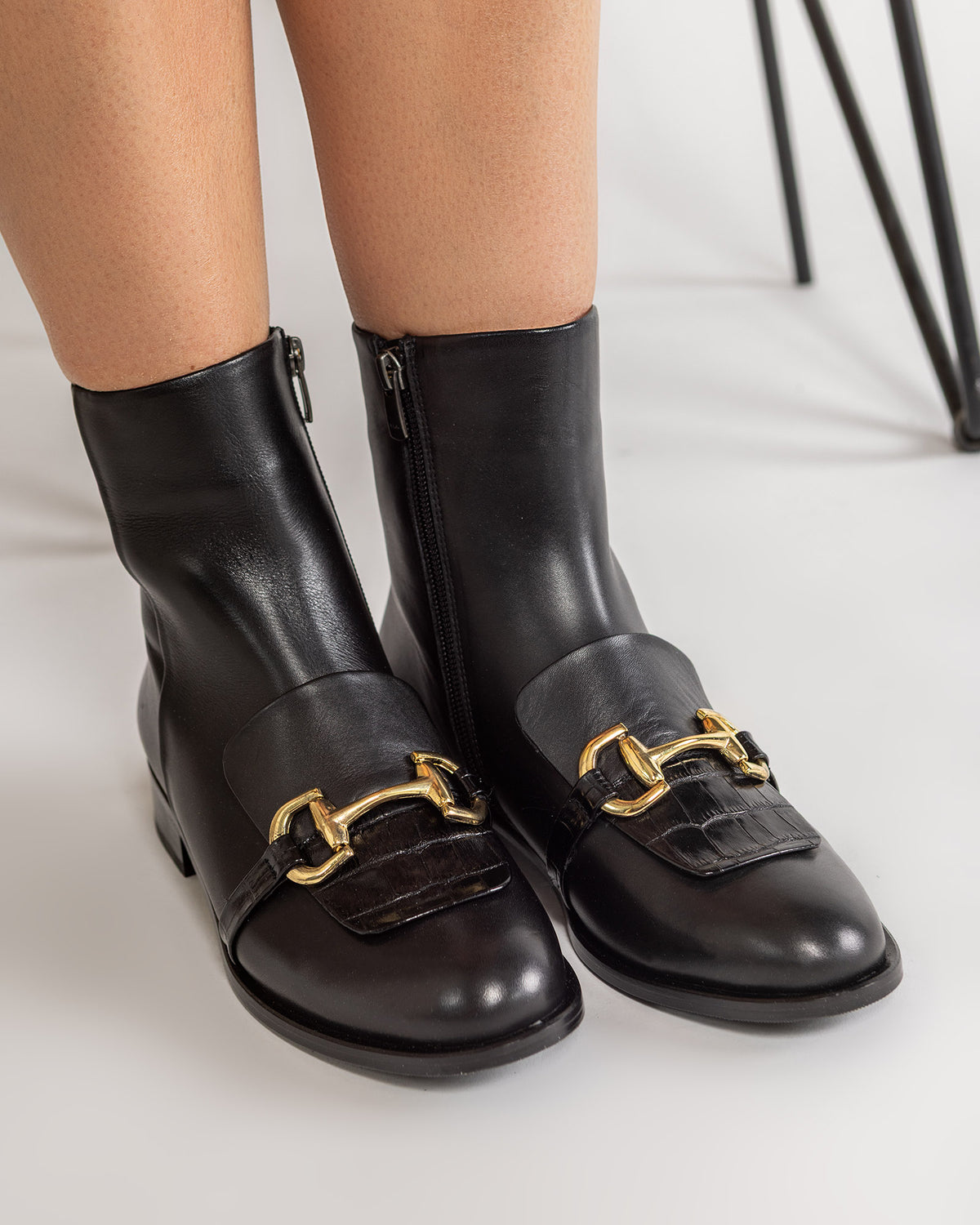 Ghete Elegante din Piele 'Monogram Buckle'