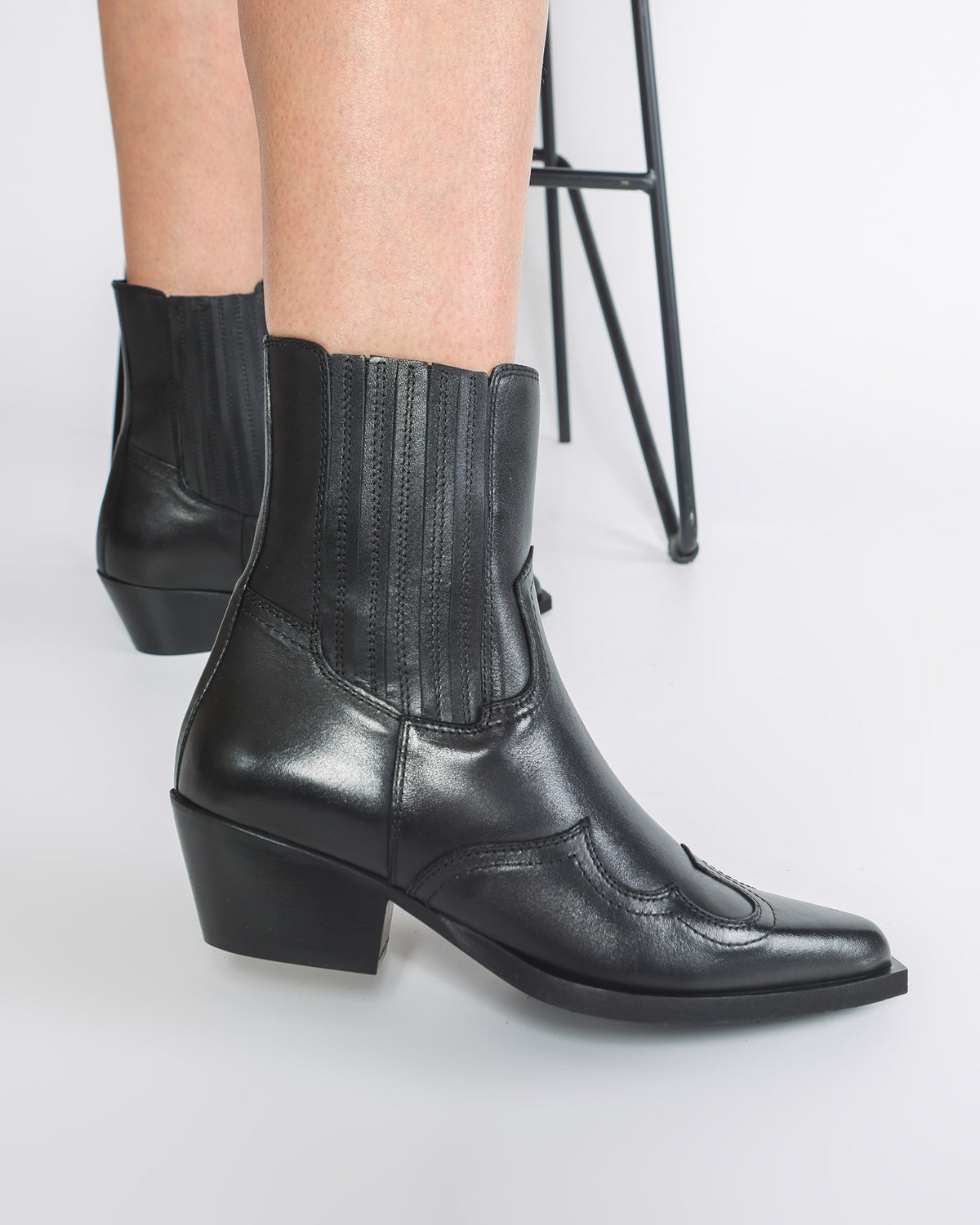 Ciocate din piele neagra COWBOY CHIC