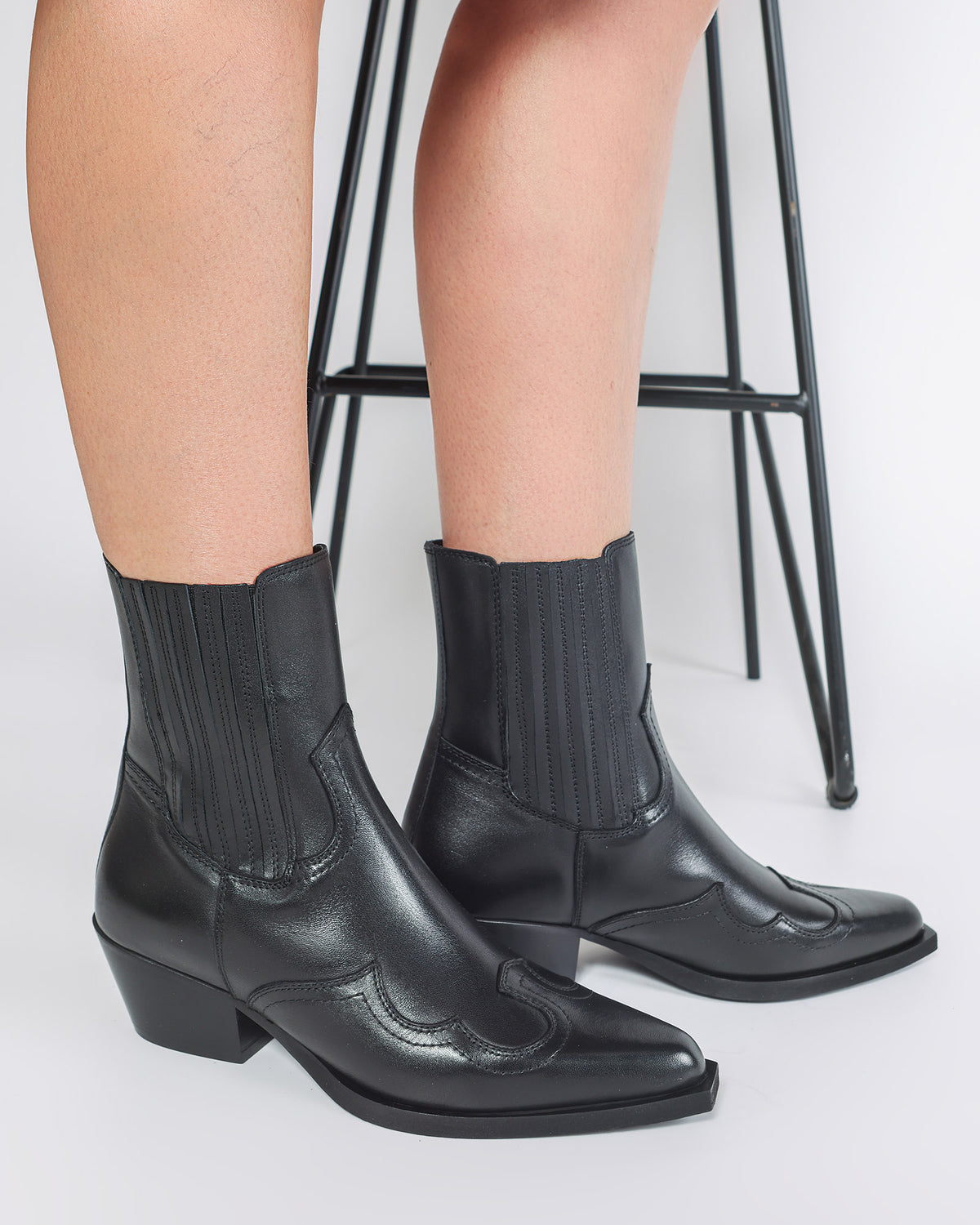 Ciocate din piele neagra COWBOY CHIC