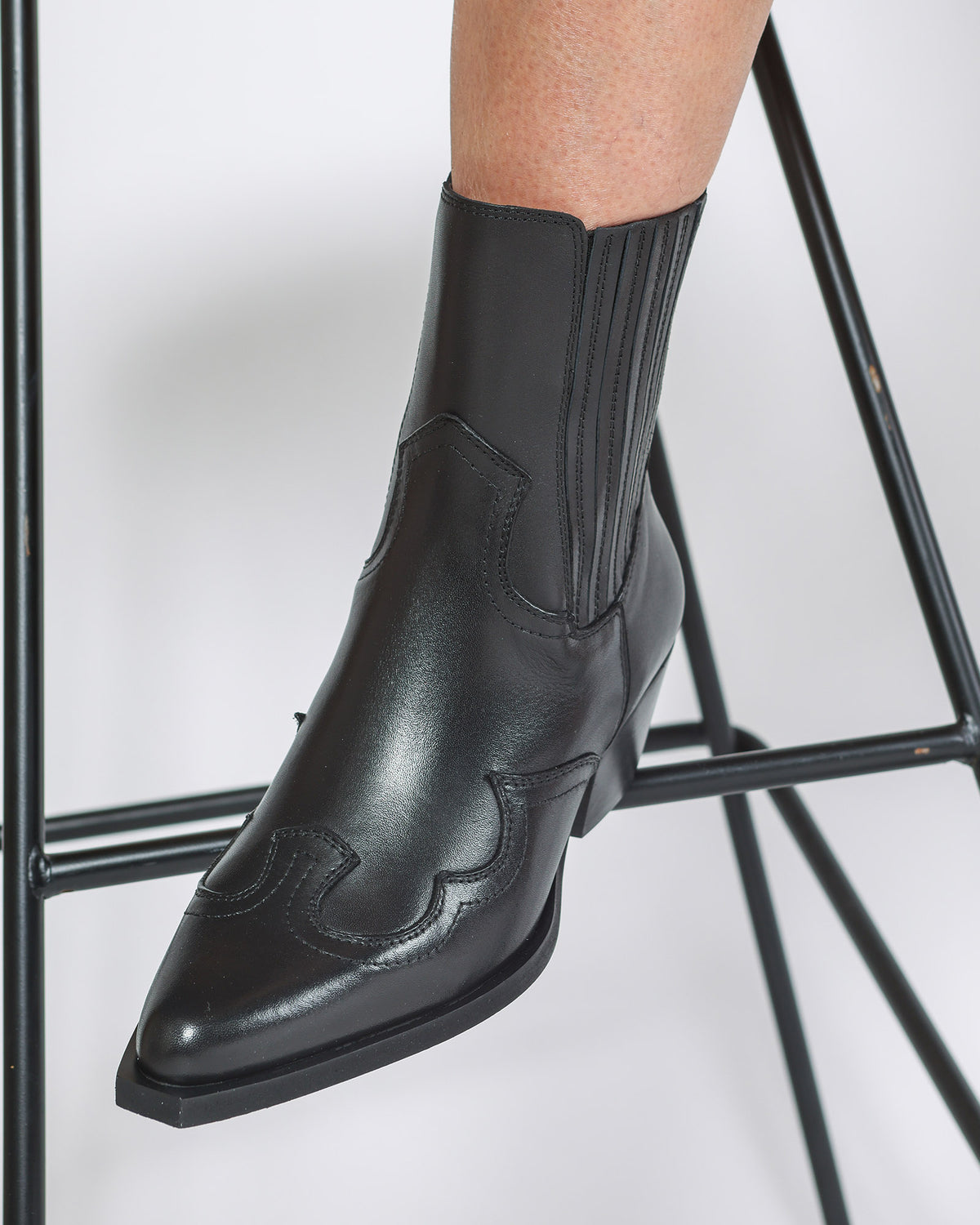 Ciocate din piele neagra COWBOY CHIC