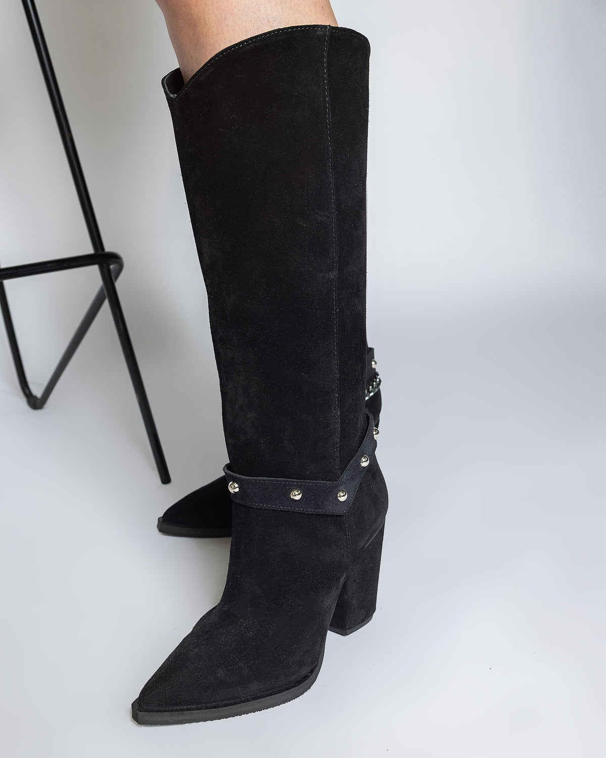 Cizme negre de piele intoarsa cu accesoriu Savannah