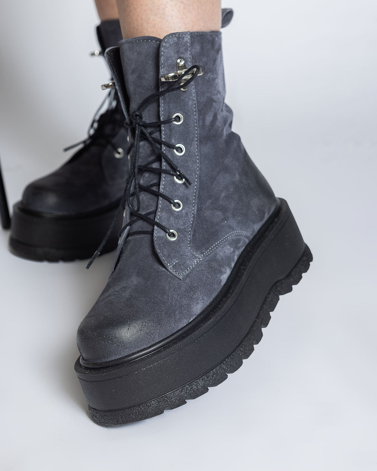 Bocanci gri din piele intoarsa BABY BOLD