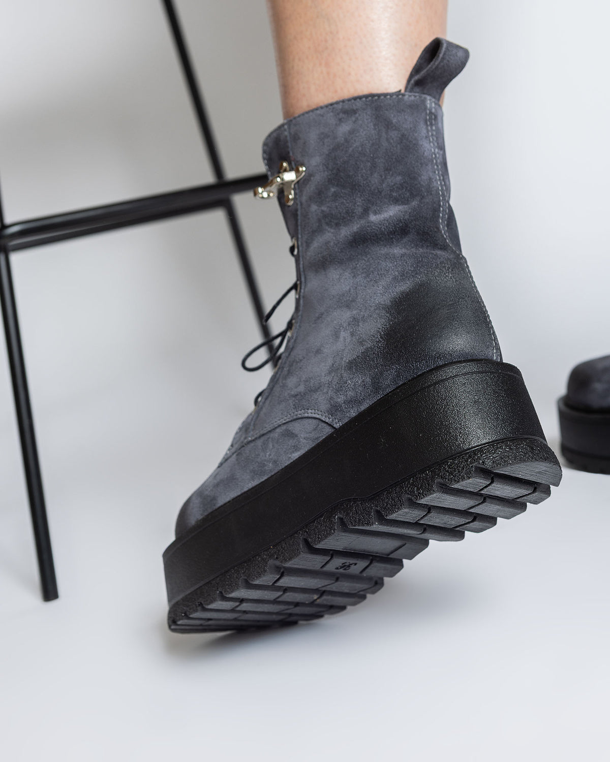 Bocanci gri din piele intoarsa BABY BOLD