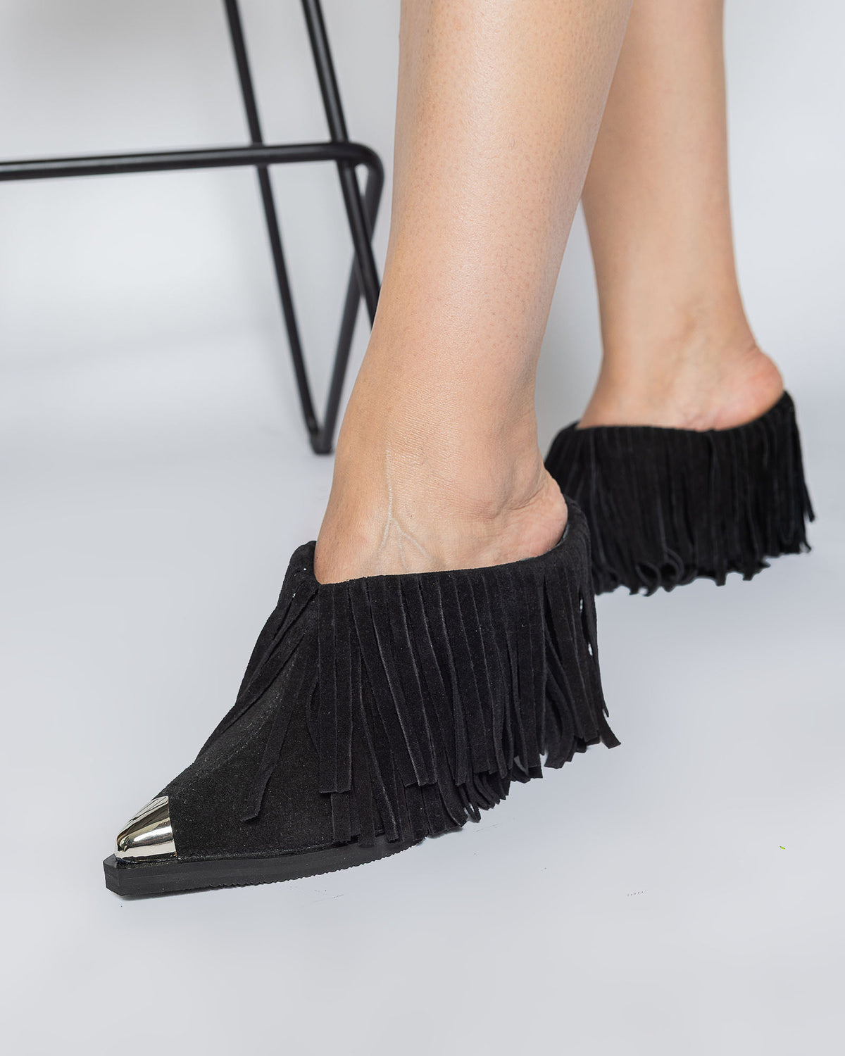 Saboti din piele intoarsa Fringe Mannia