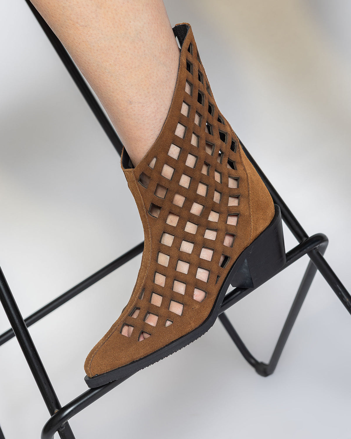Ciocate din piele intoarsa coniac Baby Velia