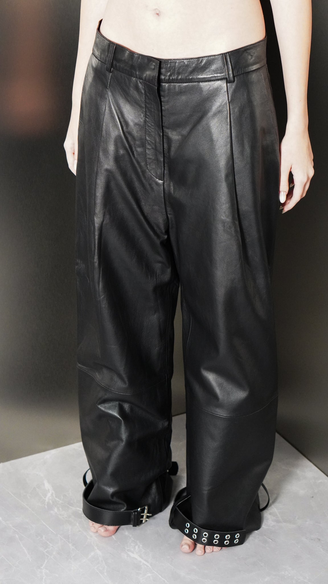 Pantaloni  piele naturala Buckle