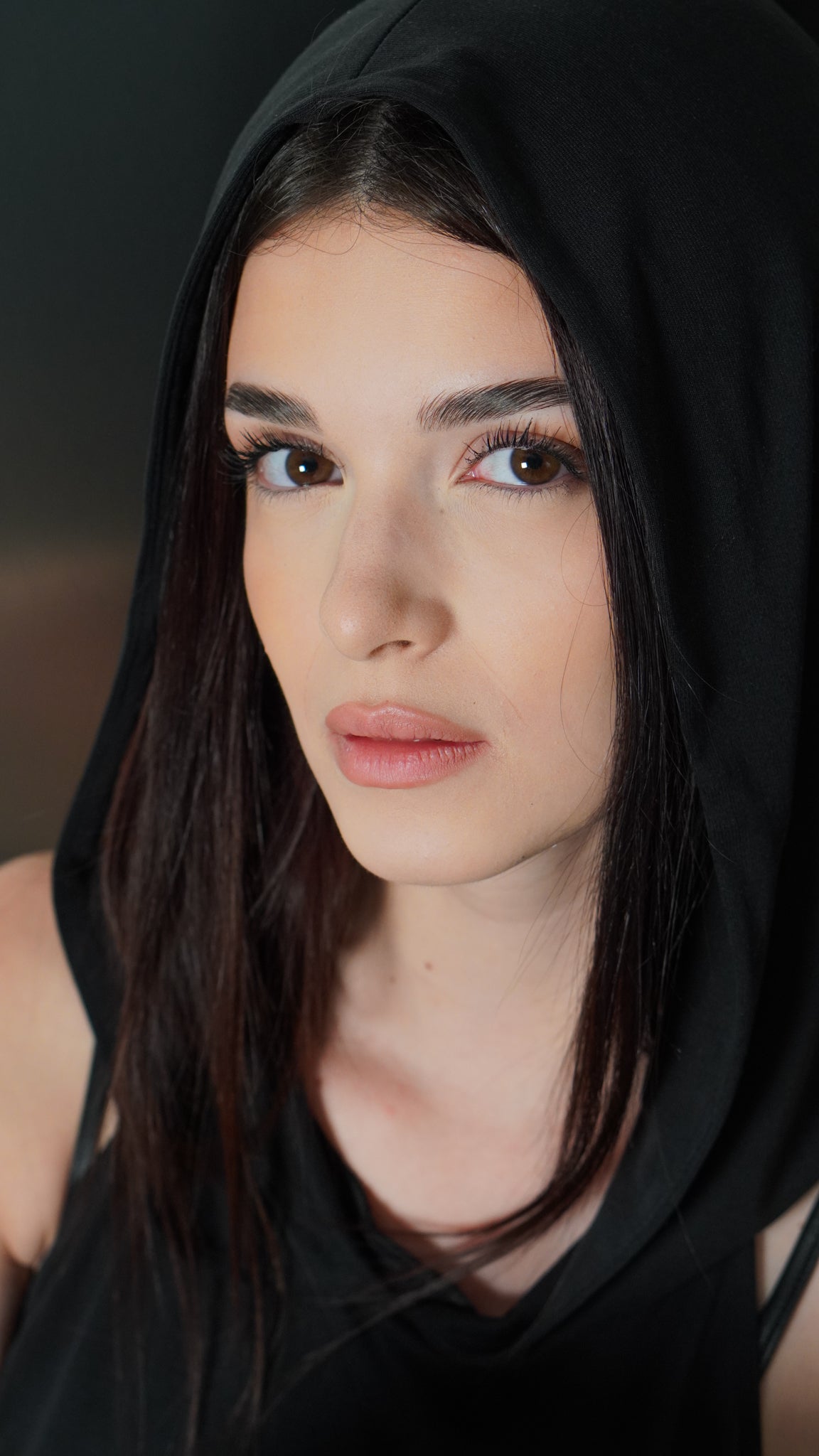 Rochie Lungă cu Glugă  Siluette