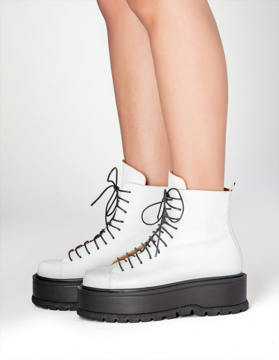 Bocanci din piele alba CHUNKY - MOJA