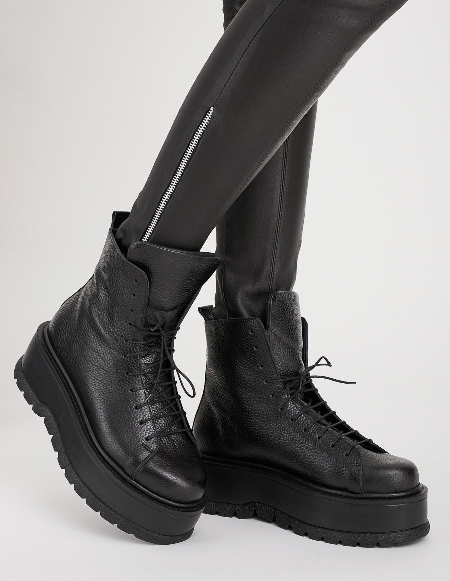 Bocanci din piele neagra CHUNKY - MOJA