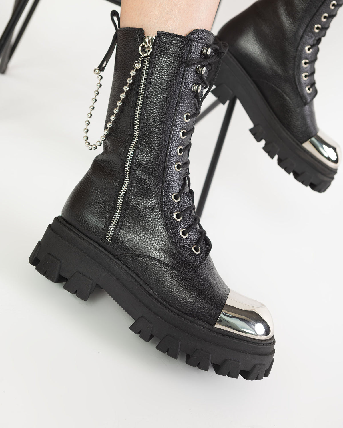 Bocanci din piele neagra Raya