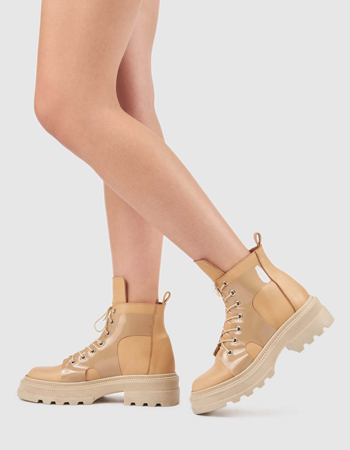 Bocanci din piele nude Baby Rubber - MOJA