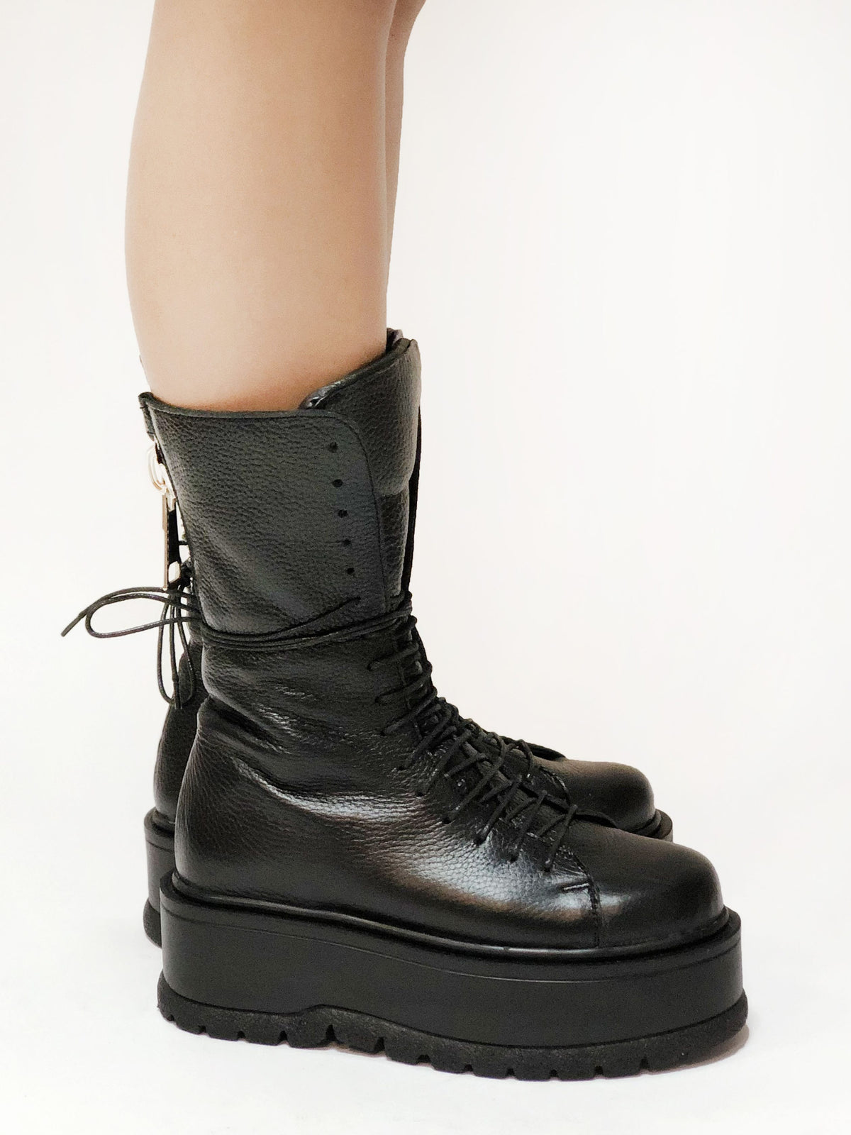 Bocanci negri din piele ZIPPED - MOJA