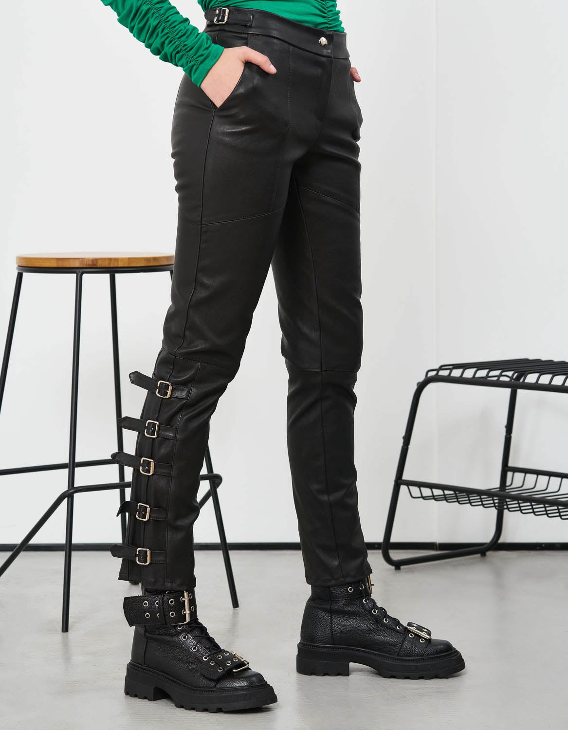 Pantaloni din piele naturala stretch Buckle - MOJA
