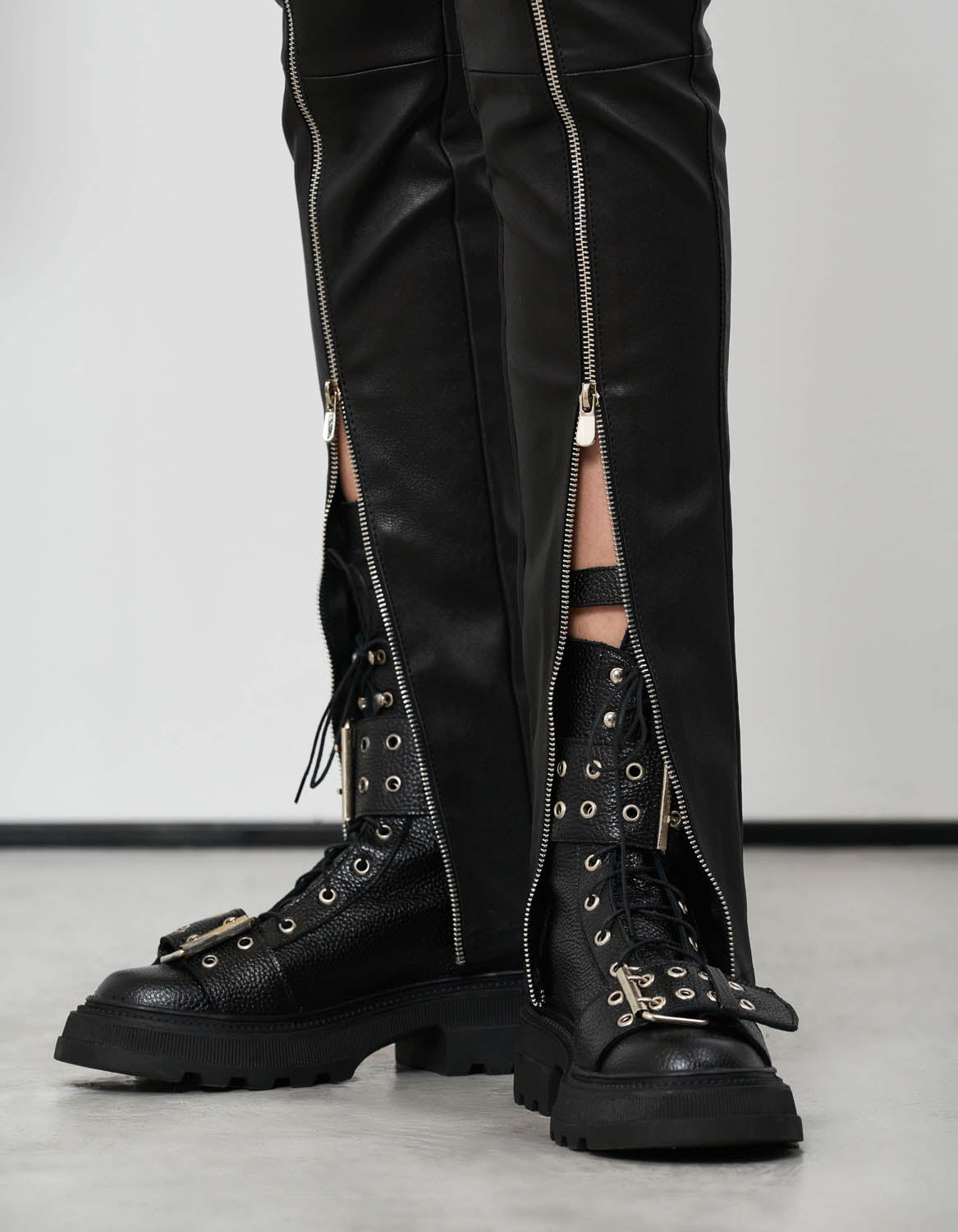 Pantaloni din piele naturala stretch Zipper - MOJA