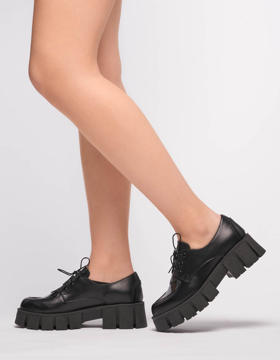 Pantofi din piele neagra Black Heart - MOJA