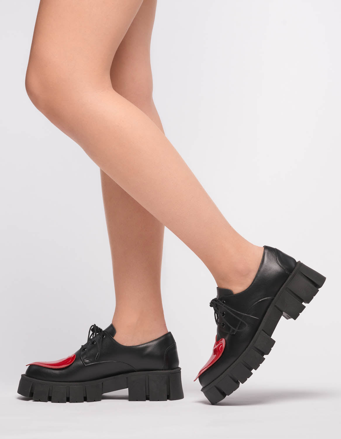 Pantofi din piele neagra Red Heart - MOJA