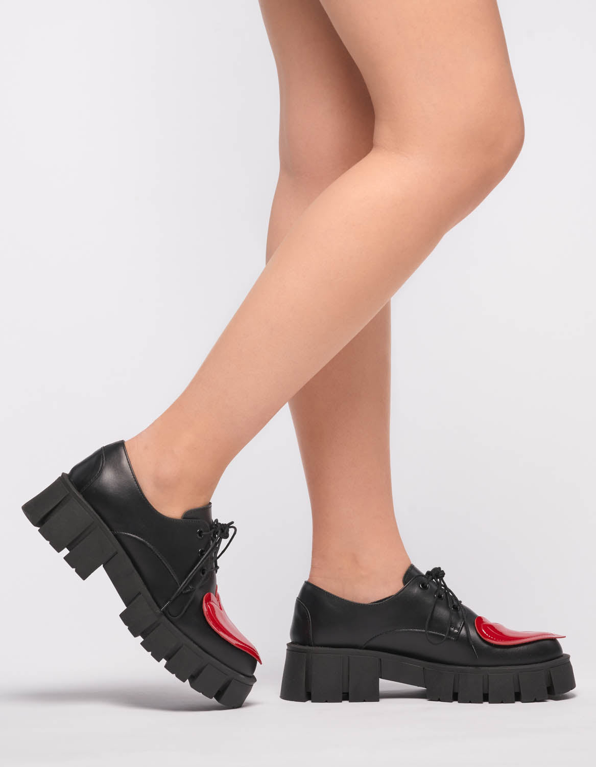 Pantofi din piele neagra Red Heart - MOJA